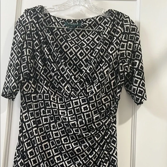 Chic Black and White Geometric Dress - Picture 1 of 5